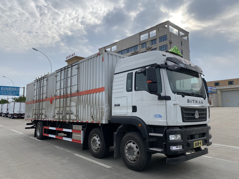 易燃液體廂式運(yùn)輸車，廂式運(yùn)輸車，楚勝汽車集團(tuán)