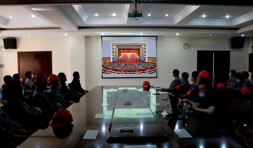 學習二十大、永遠跟黨走、奮進新征程！楚勝集團組織全體